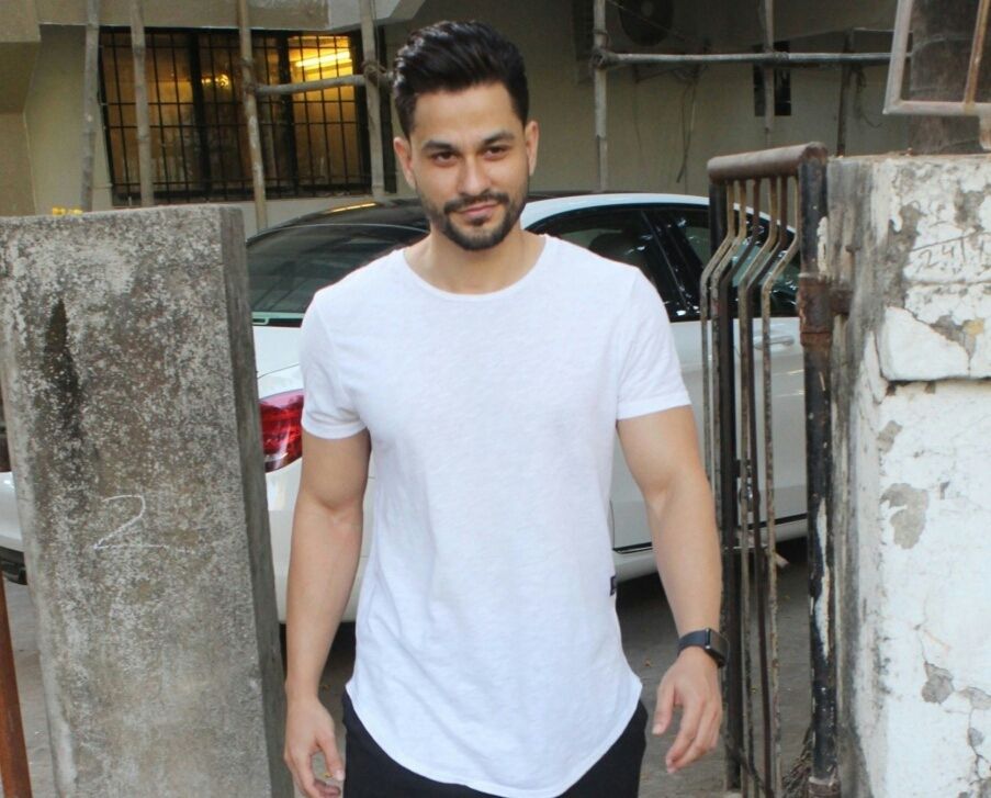 Kunal Khemu seen at Juhu