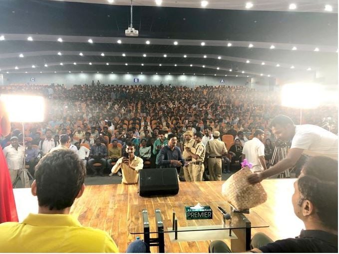 Mahesh Babu And Vamshi Paidipally Stills