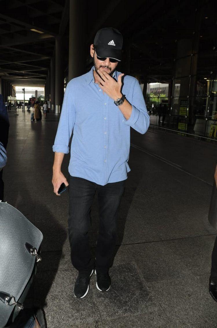 Mahesh Babu spotted with a beard look at the Mumbai airport!