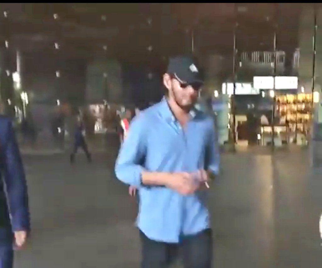 Mahesh Babu spotted with a beard look at the Mumbai airport!