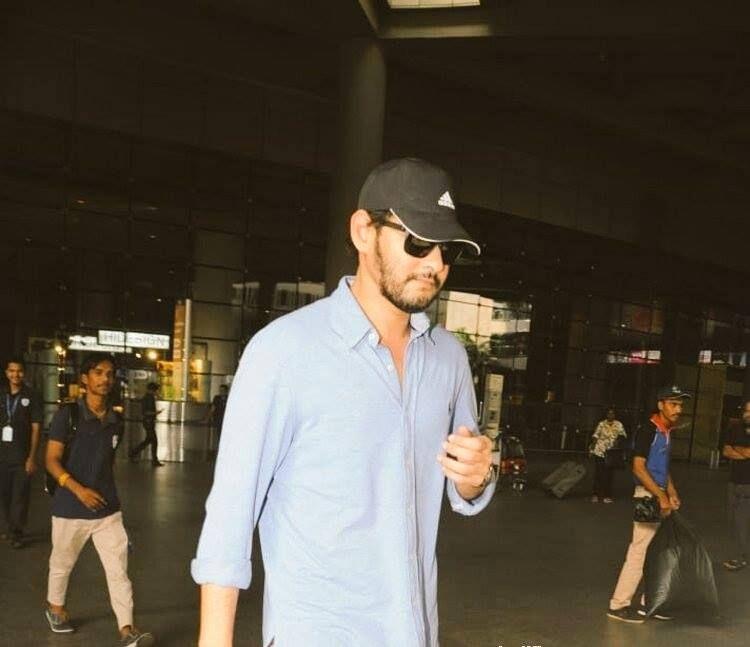 Mahesh Babu spotted with a beard look at the Mumbai airport!
