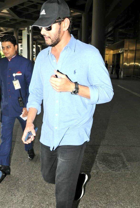 Mahesh Babu spotted with a beard look at the Mumbai airport!