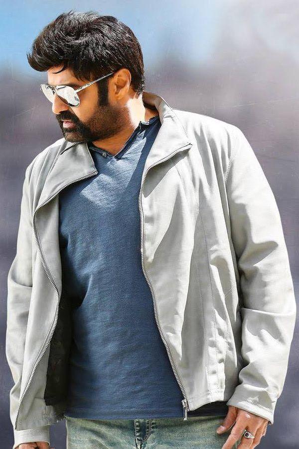 Nandamuri Balakrishna Stills from Paisa Vasool Movie