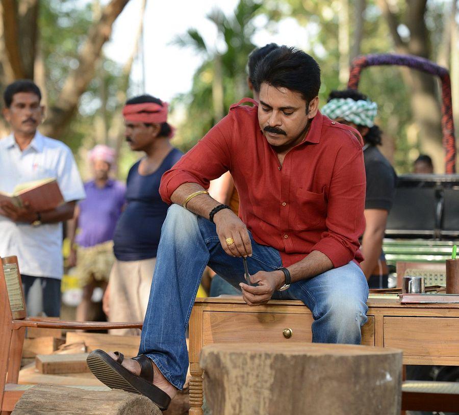 Pawan Kalyan Latest Stills from Katamarayudu