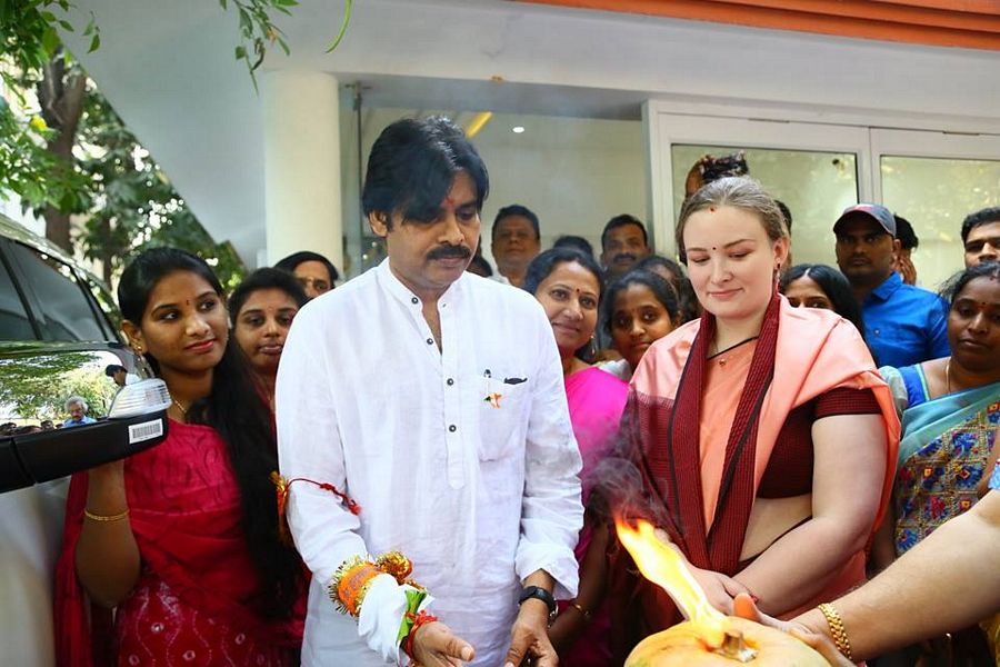 Pawan Kalyan with his wife at Janasena Party Office photos