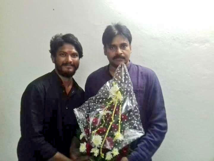 Photos: Pawan Kalyan Latest Clicks With Fans