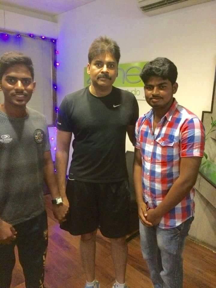 Recent Pics of Power Star Pawan Kalyan on the sets of Katamarayuda