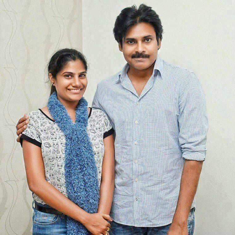 Recent Pics of Power Star Pawan Kalyan on the sets of Katamarayuda
