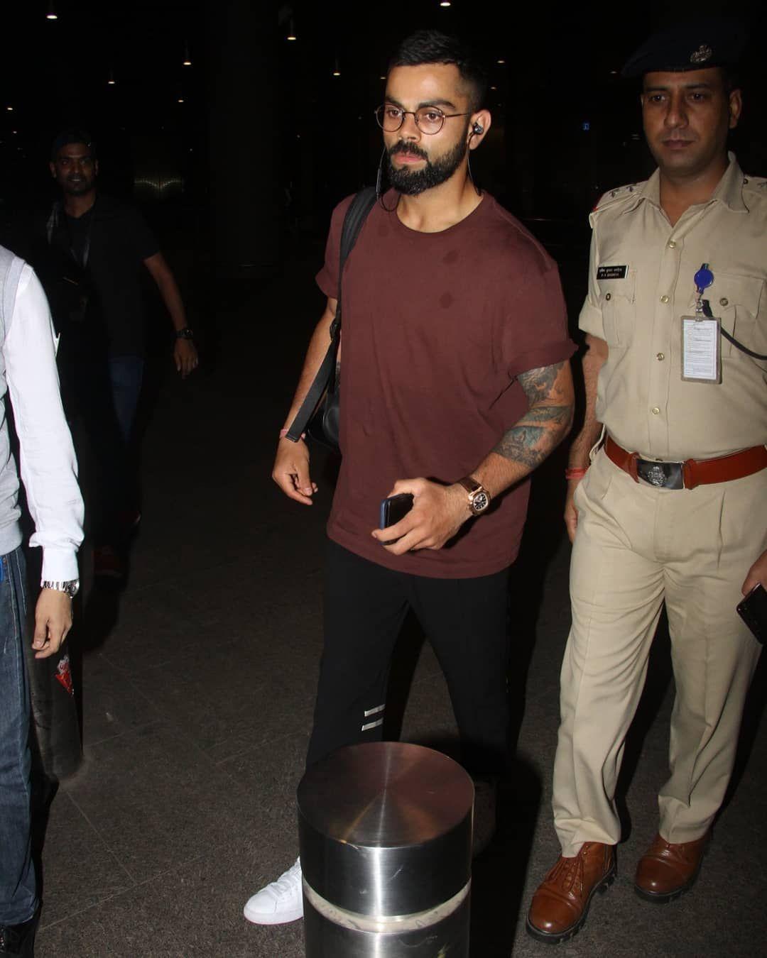 Virat Kohli spotted at Delhi Airport