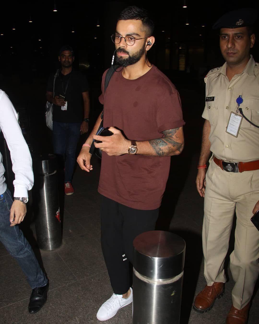 Virat Kohli spotted at Delhi Airport