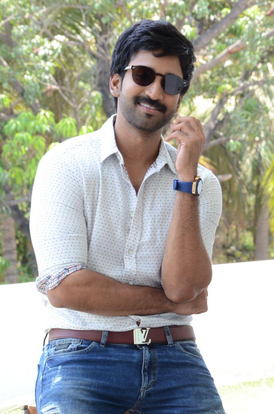 Aadhi Pinisetty New Stills