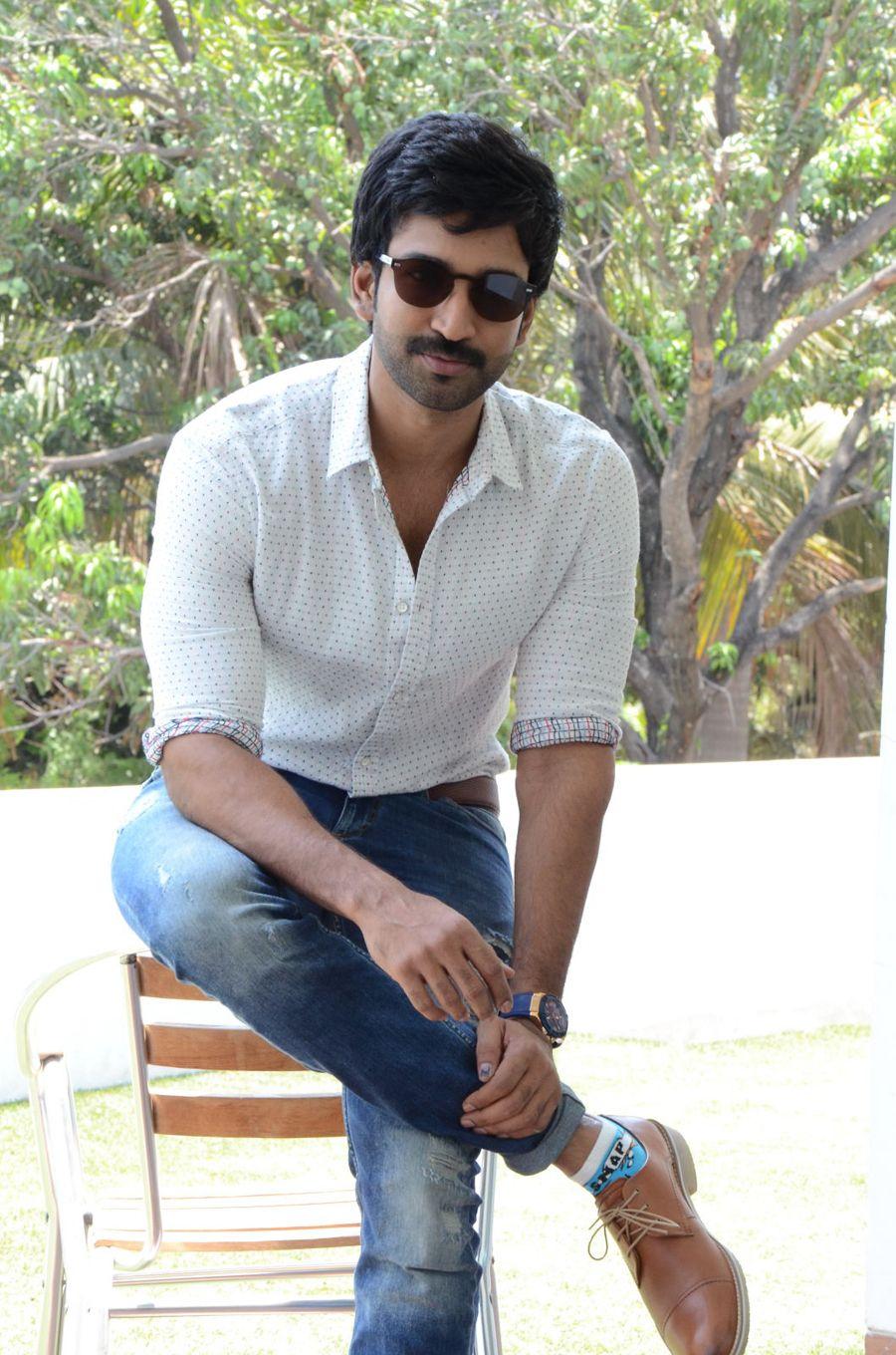 Aadhi Pinisetty New Stills