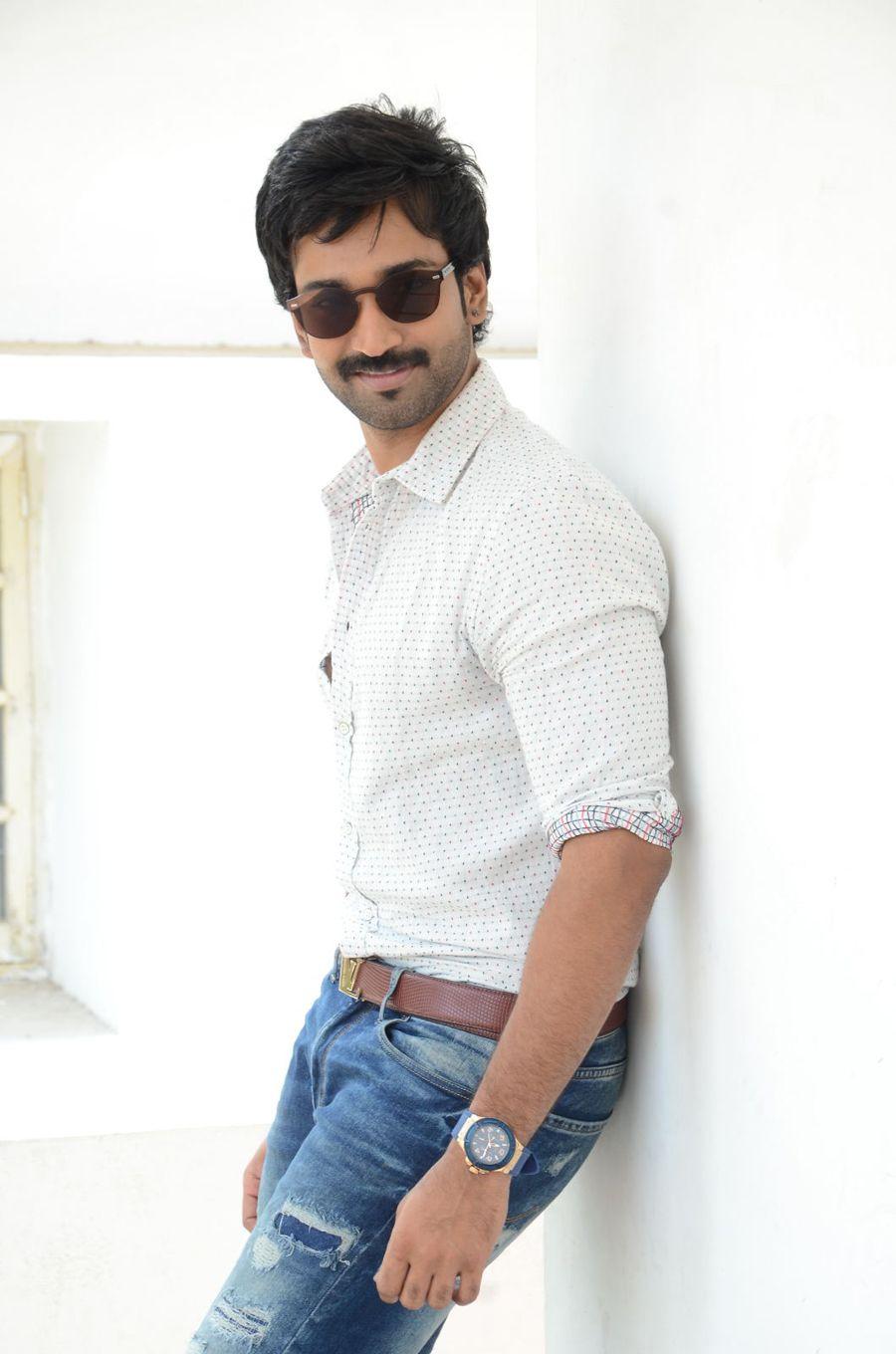 Aadhi Pinisetty New Stills