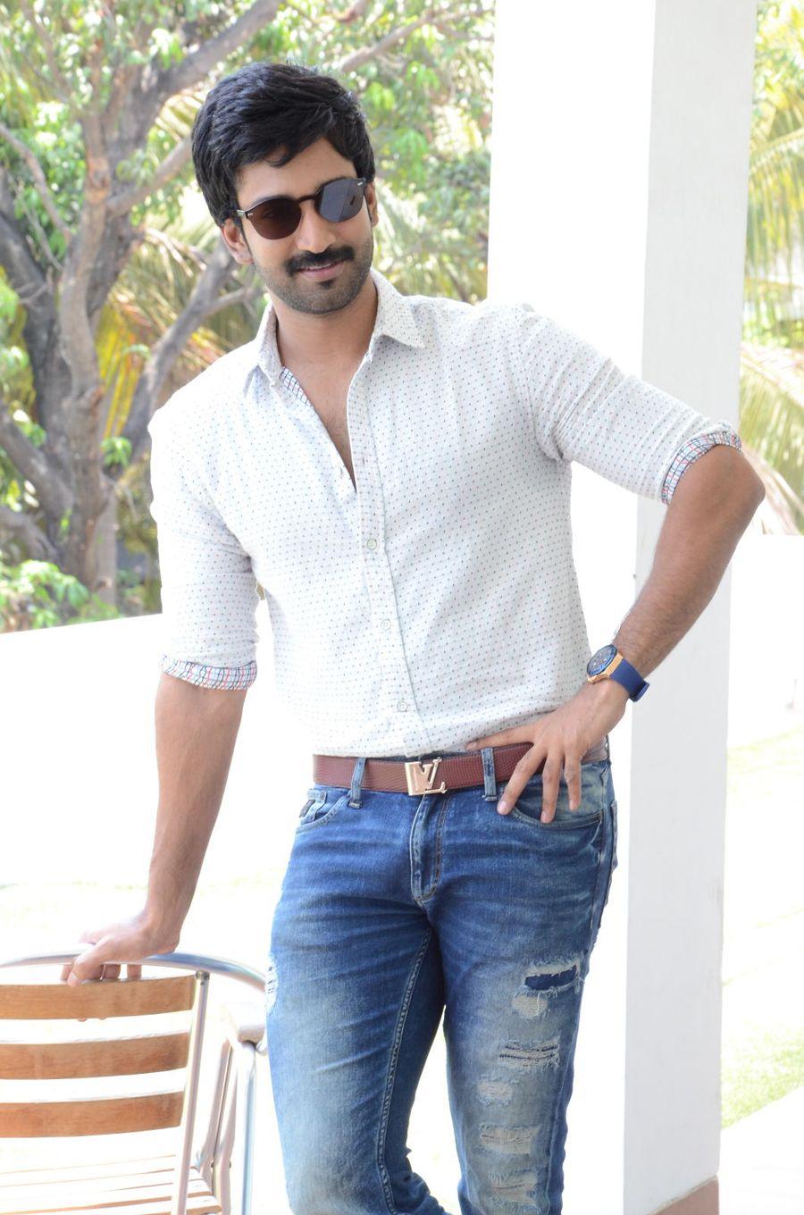 Aadhi Pinisetty New Stills
