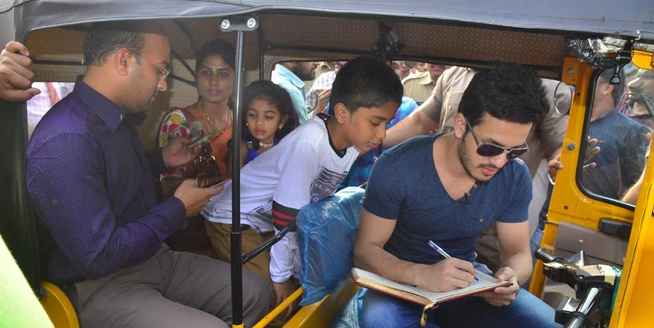 Akhil Akkineni drive a Autorickshaw in Khammam Photos