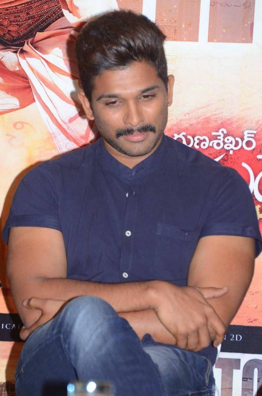 Allu Arjun Latest Stills At Rudhramadevi Success Meet