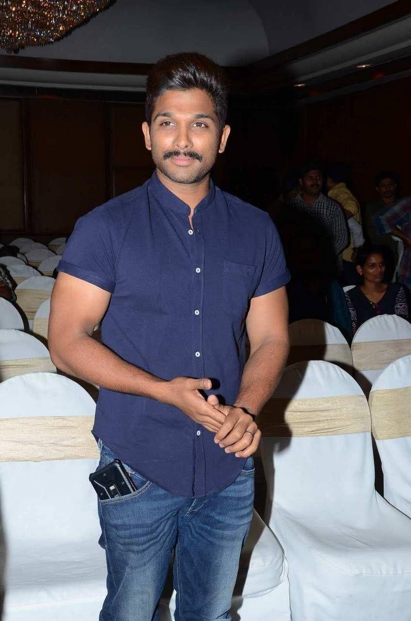 Allu Arjun Latest Stills At Rudhramadevi Success Meet