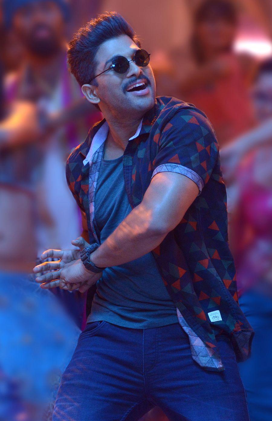 Allu Arjun Stills in Sarrainodu Movie