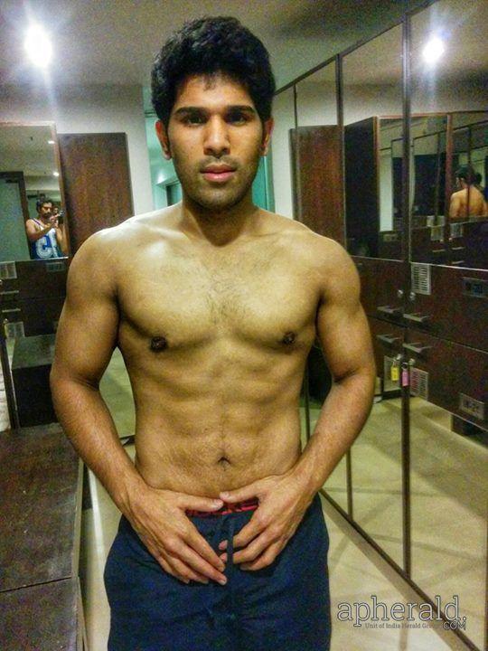 Allu Sirish Six Pack Photos