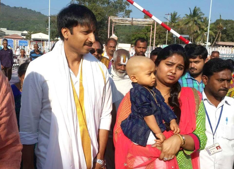 Gopichand Family Photos At Tirumala