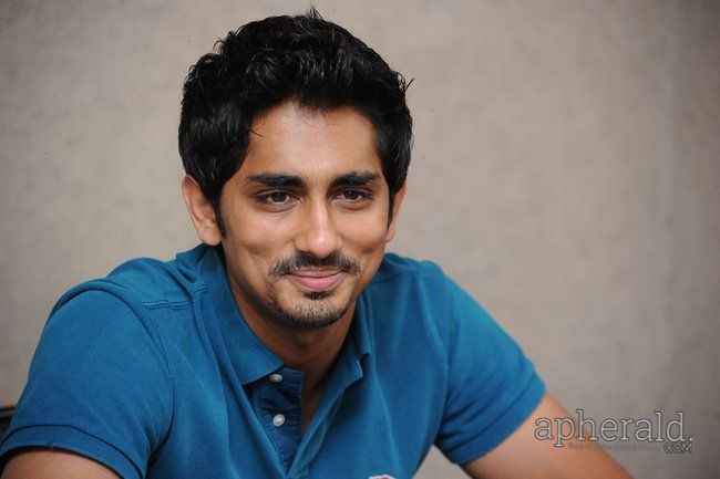 Hero Siddharth New Looks