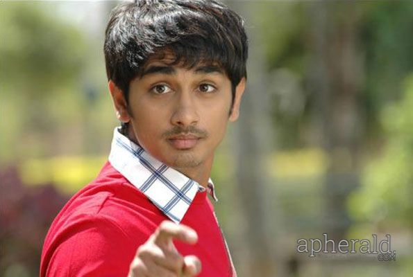 Hero Siddharth New Looks