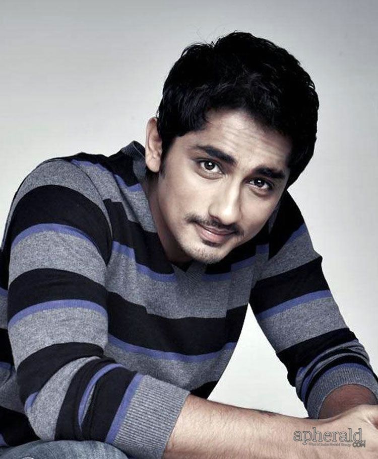 Hero Siddharth New Looks