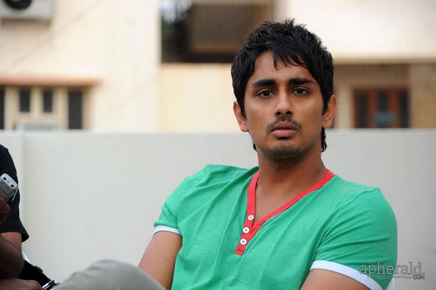 Hero Siddharth New Looks