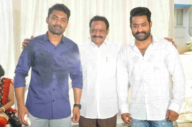 Jr NTR, Kalyan Ram & Hari Krishna Rare Pics & Janaki Ram With his two Brothers