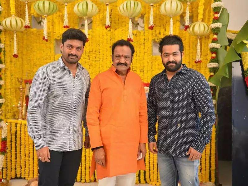 Jr NTR, Kalyan Ram & Hari Krishna Rare Pics & Janaki Ram With his two Brothers