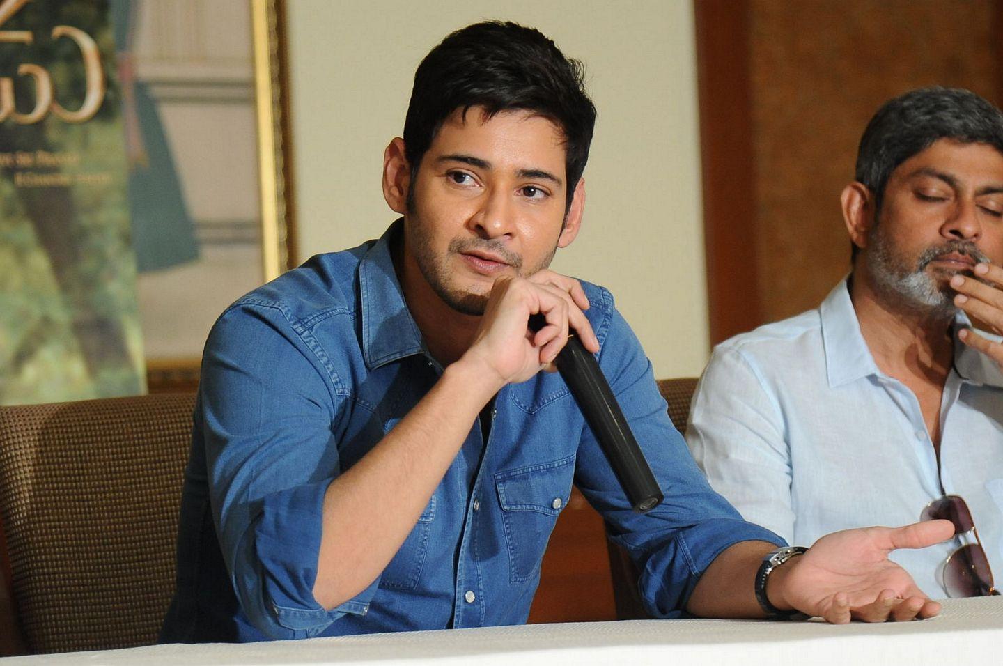 Mahesh Babu Stills at Srimanthudu Success Meet