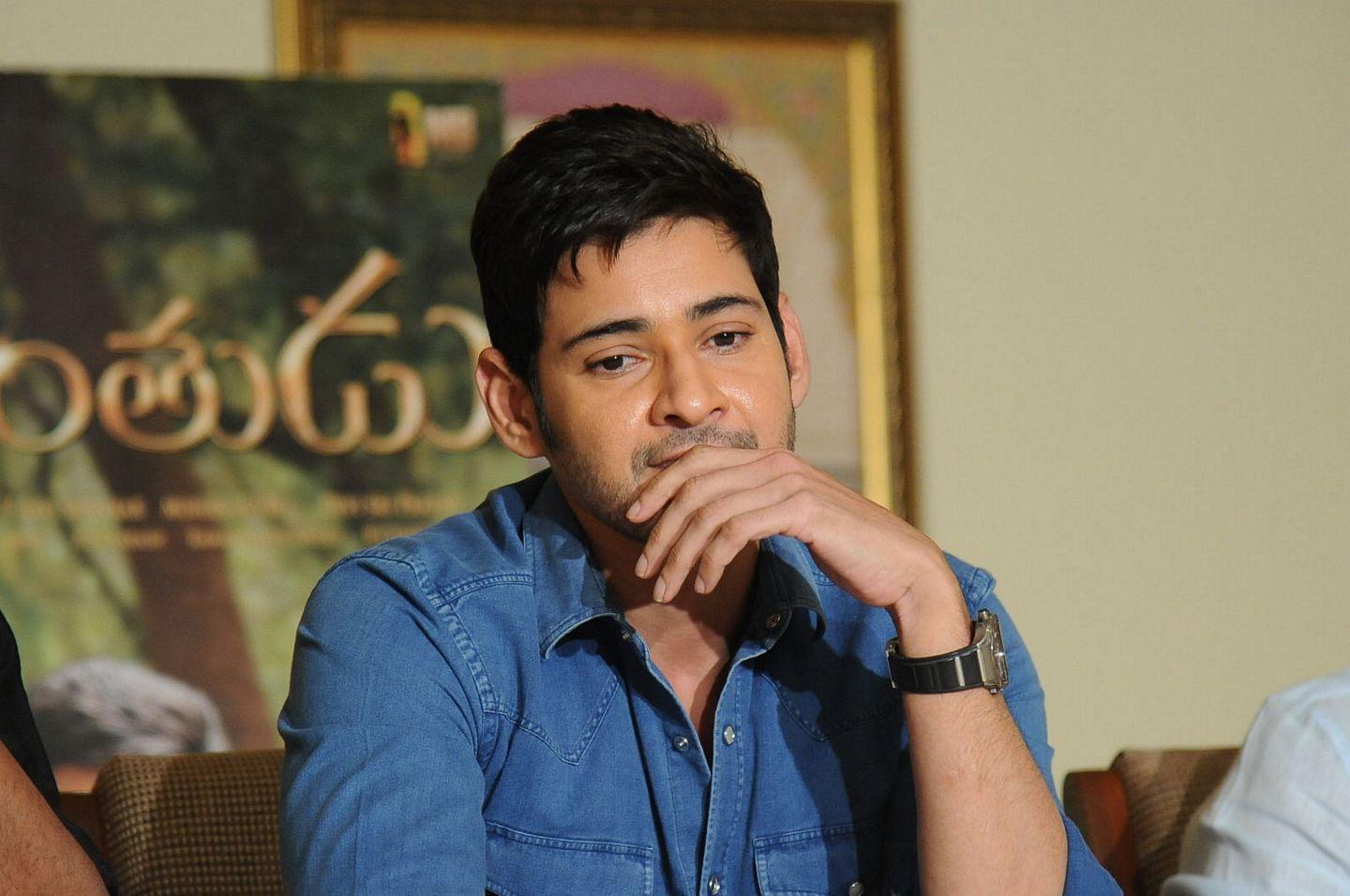 Mahesh Babu Stills at Srimanthudu Success Meet