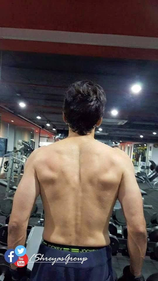 Mass Maharaja Ravi Teja Six Pack Photos Leaked