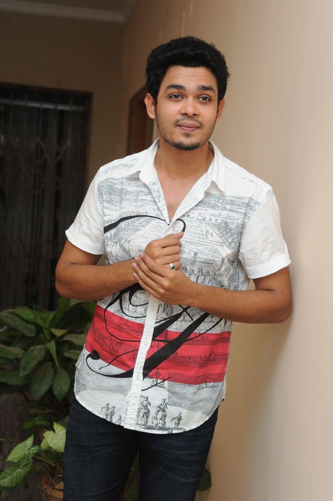 Nag Anvesh interview Stills