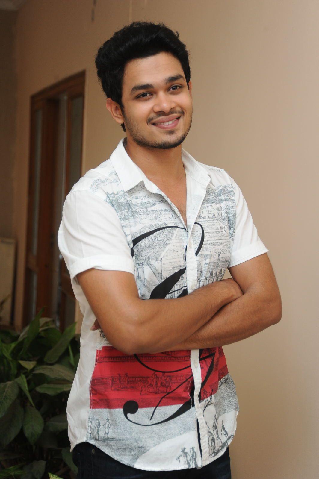 Nag Anvesh interview Stills