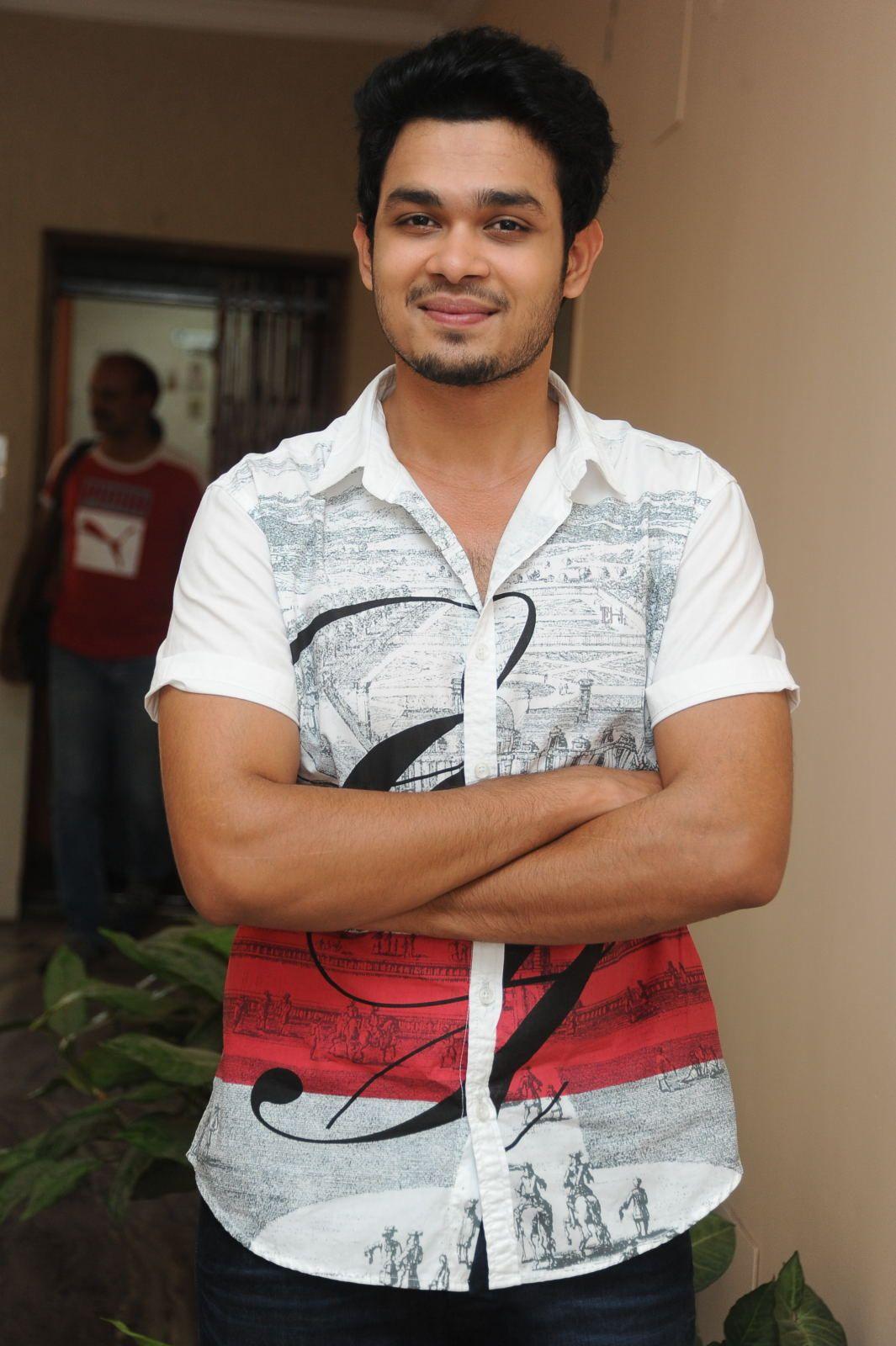 Nag Anvesh interview Stills