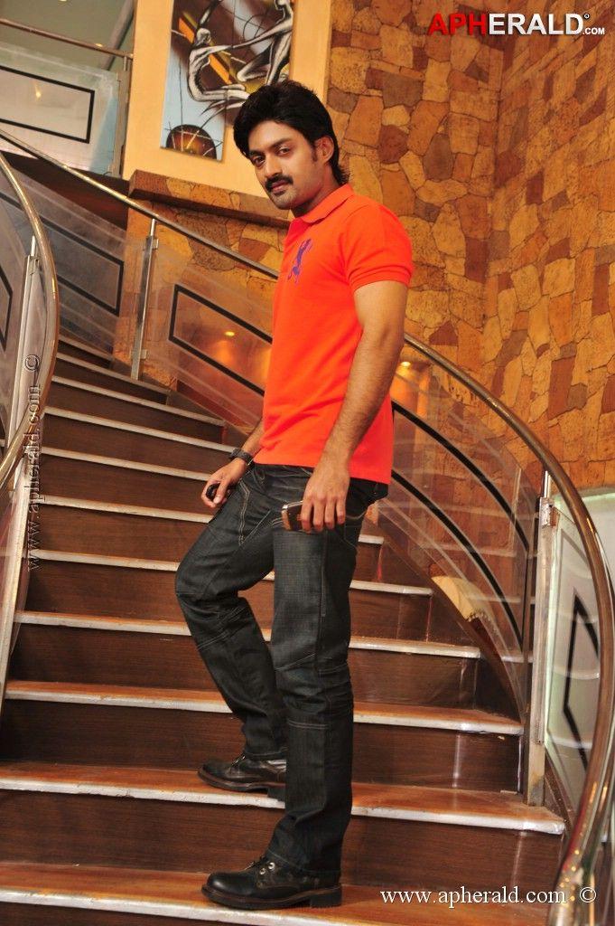 Nandamuri Kalyan Ram Unseen Pics