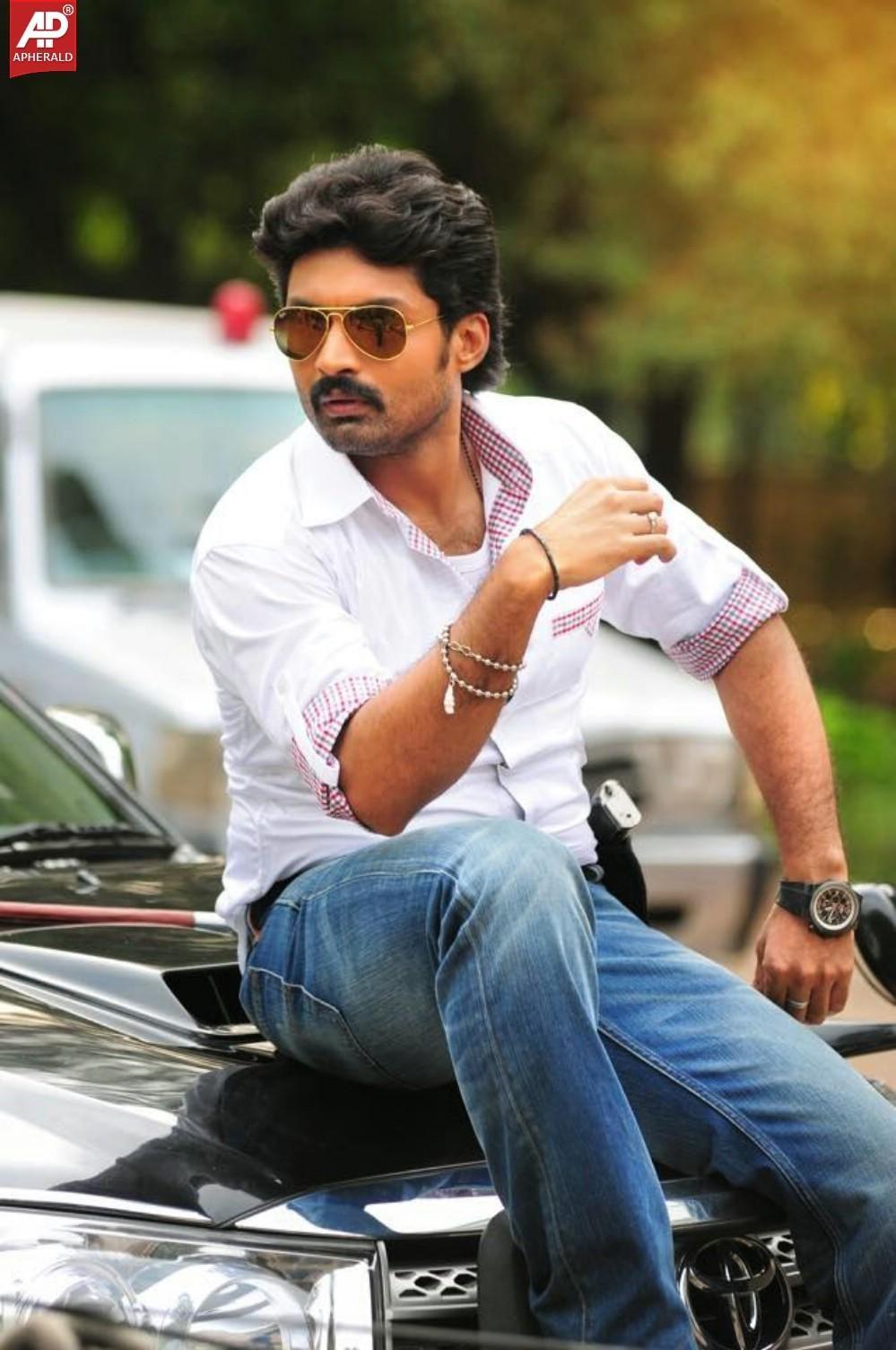 Nandamuri Kalyan Ram Unseen Pics