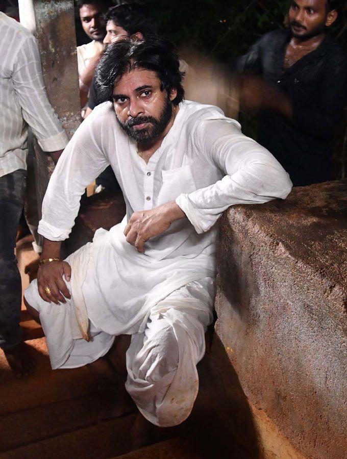 Pawan Kalyan visits Tirumala Tirupati by Walk Photos