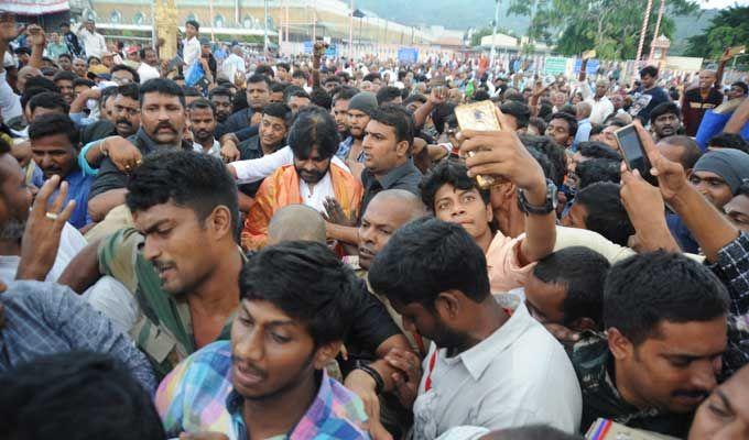 Pawan Kalyan visits Tirumala Tirupati by Walk Photos