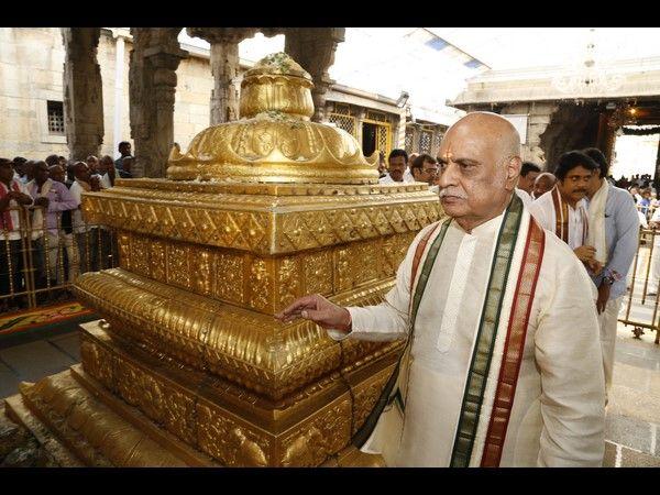 Raghavendra rao Photos At Tirumala