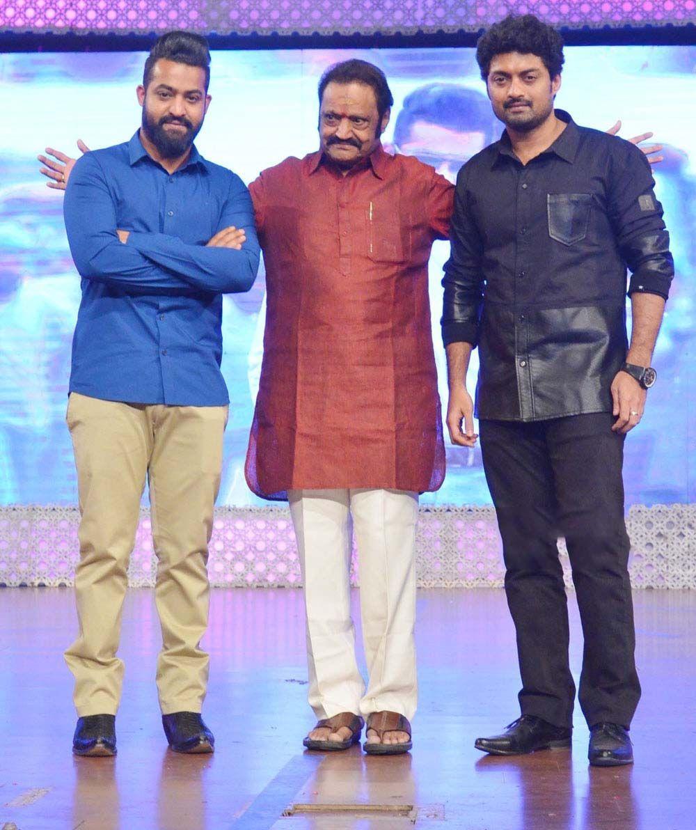 Rare photos of Jr NTR nannaku prematho shooting spot