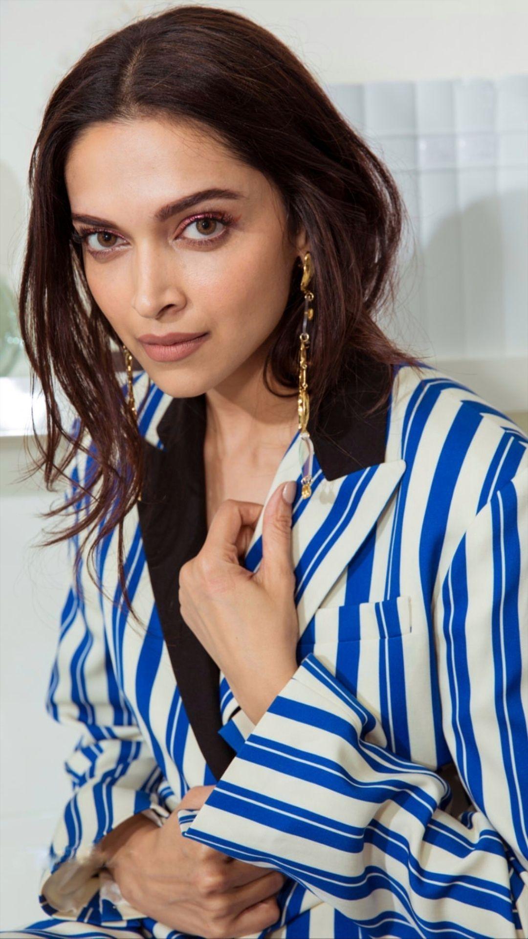  Deepika Padukone Latest Fashionable Stills from Cannes