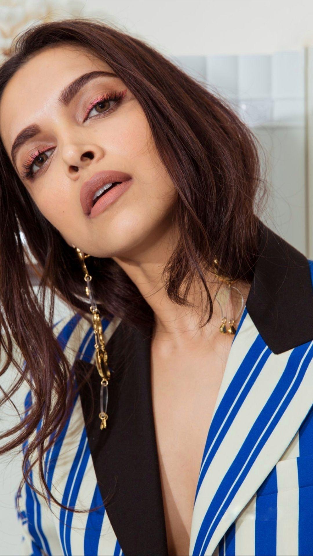  Deepika Padukone Latest Fashionable Stills from Cannes