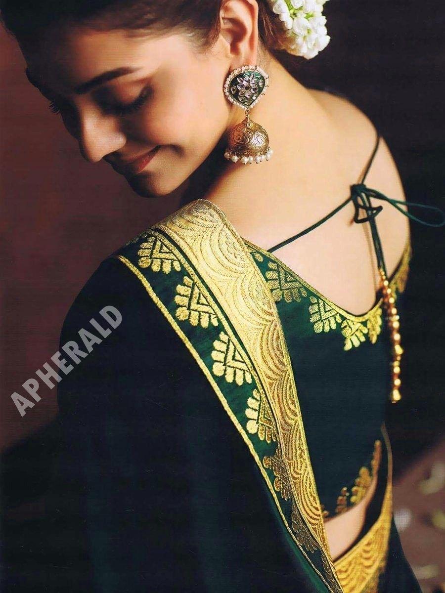 20 PHOTOS: Kajal Agarwal's looking like an eternal beauty in this traditional attire