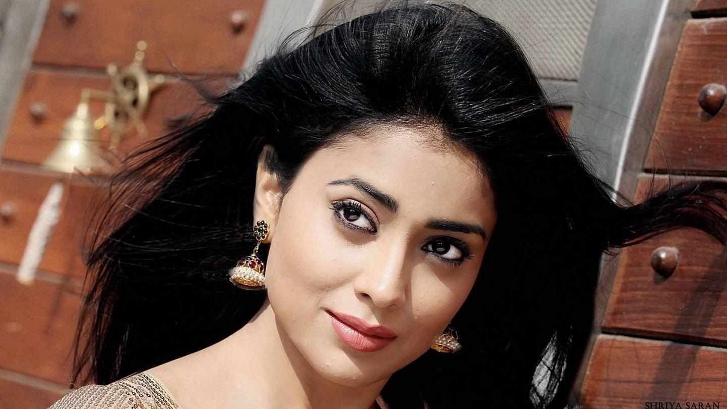 2018: Actress Shriya Saran Latest Photo Stills