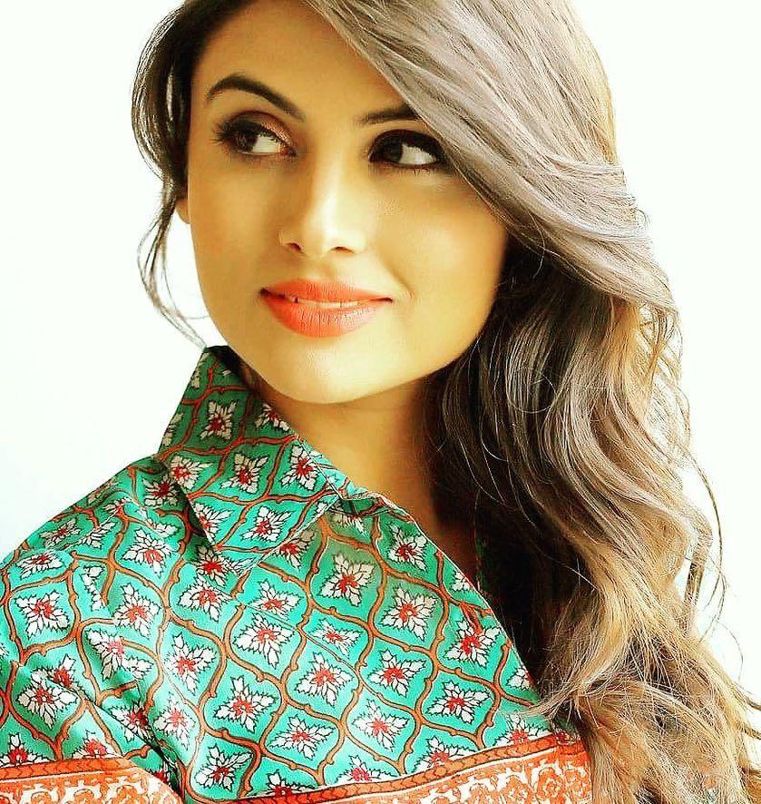 30+ Hot Pics Of IPL Fan's New Crush Malti Chahar