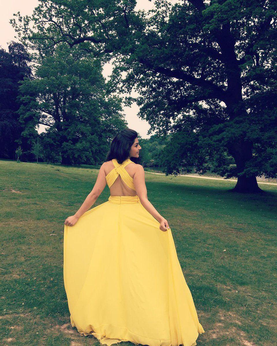 Absolutely Stunning Beauty Mehreen Pirzada Latest Unseen Photo Stills