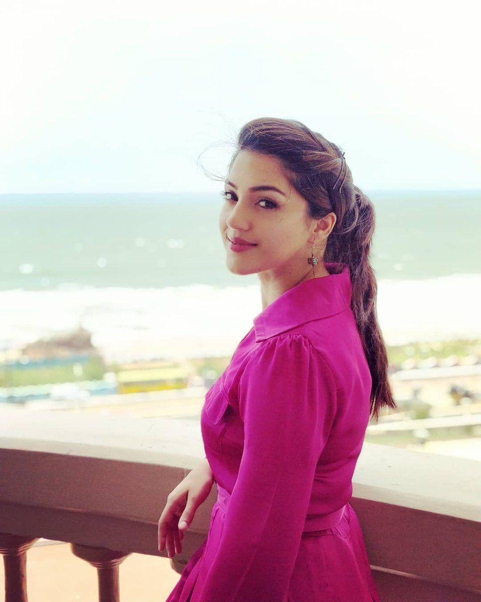 Absolutely Stunning Beauty Mehreen Pirzada Latest Unseen Photo Stills