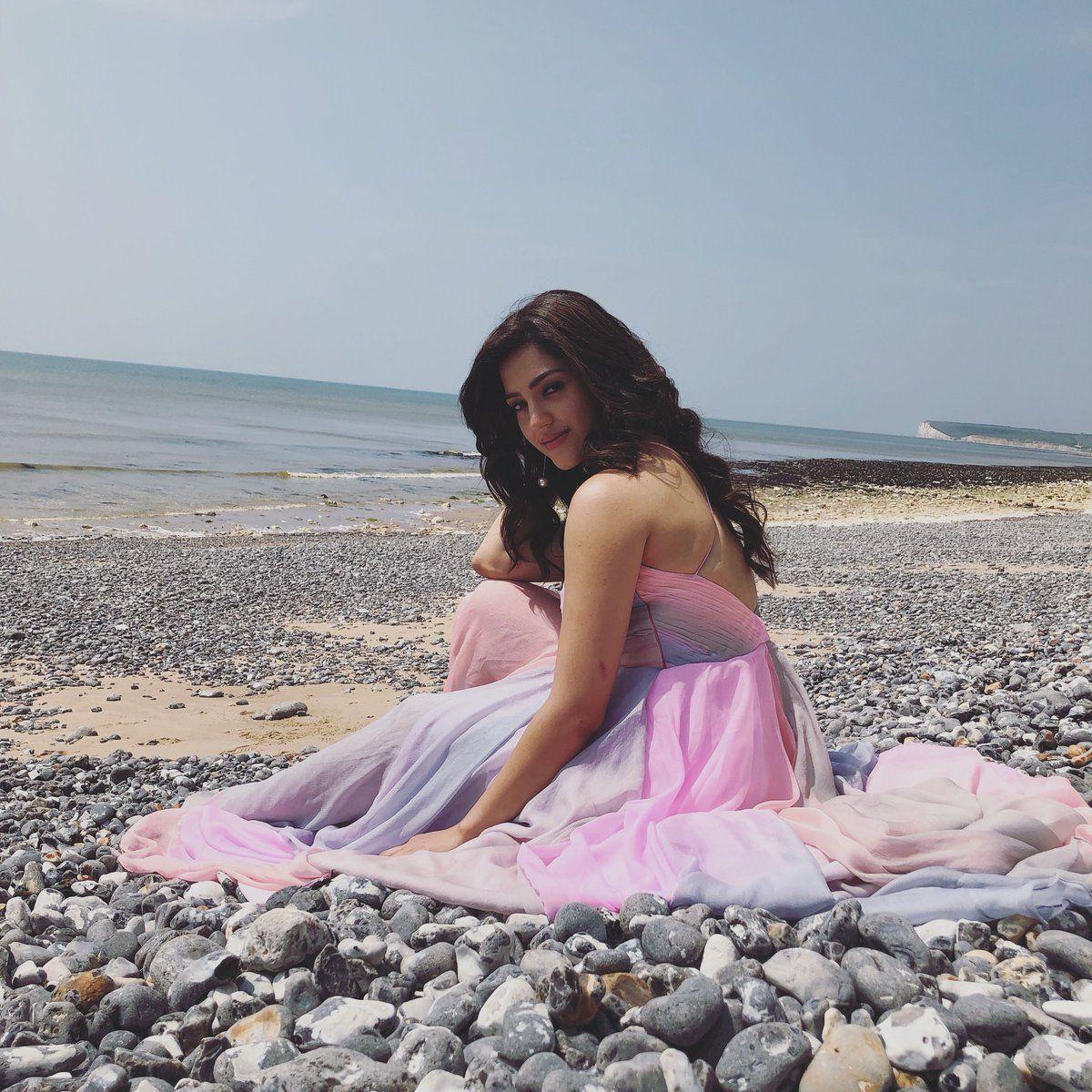 Absolutely Stunning Beauty Mehreen Pirzada Latest Unseen Photo Stills